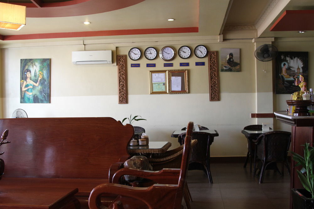 Golden Noura Villa-Pub & Restaurant Phnom Penh Exterior foto